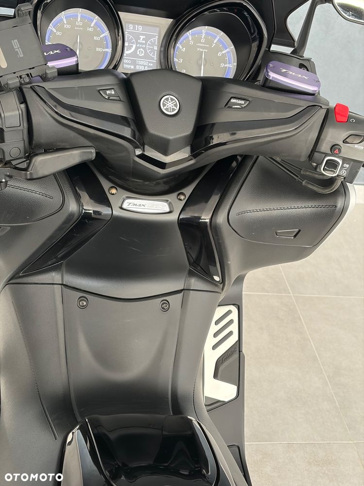 Yamaha Tmax - 11