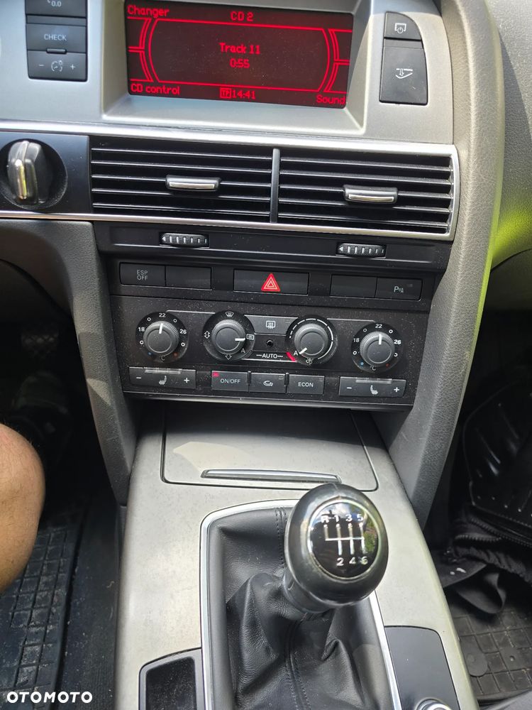 Audi A6 Limousine 2.4 - 6