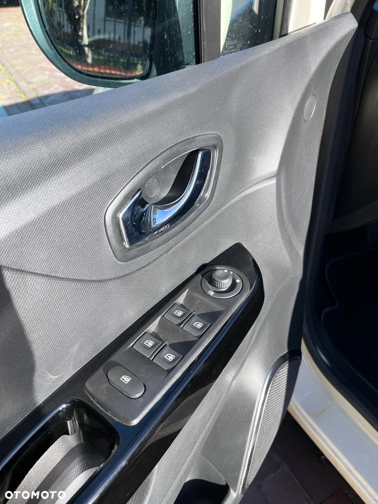 Renault Captur - 16