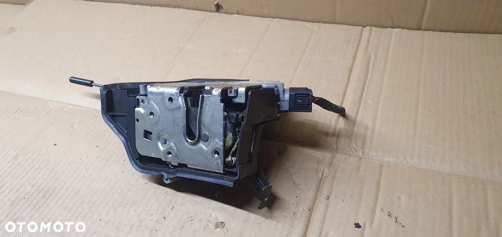 Zamek lewy przód przedni lewy BMW E46 Europa 8253431 - 3