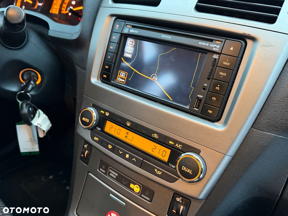 Toyota Avensis 1.8 Sol NAVI - 15