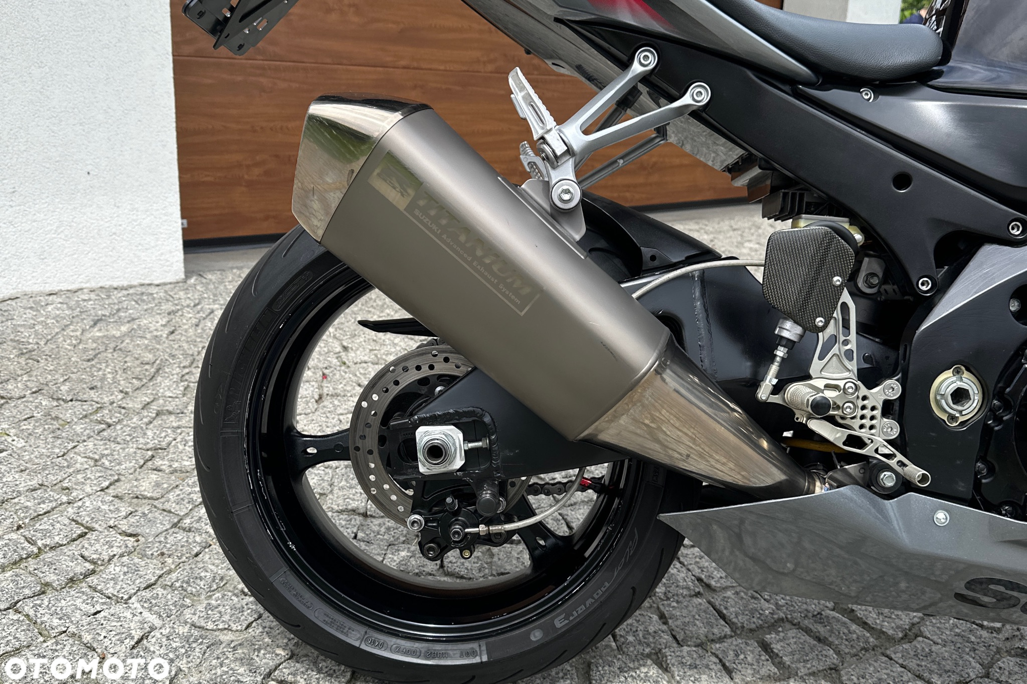 Suzuki GSX 1000 - 10