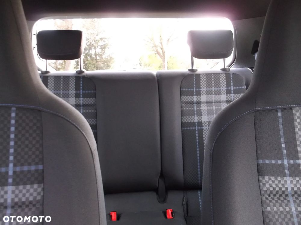Volkswagen up! club - 11
