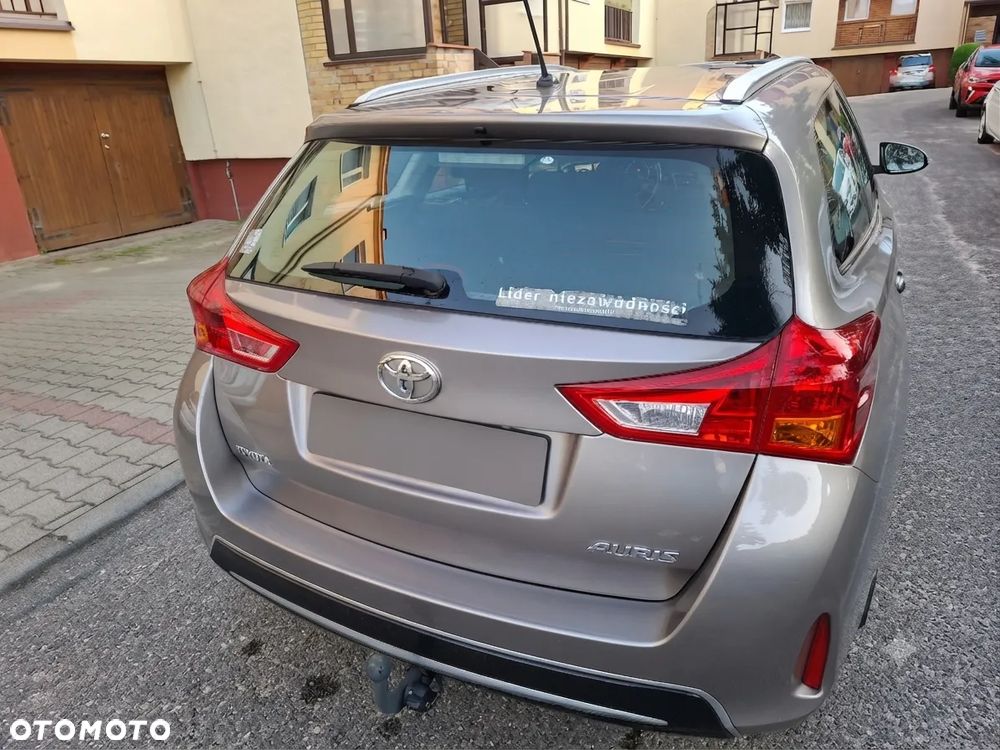 Toyota Auris 1.6 Premium - 6