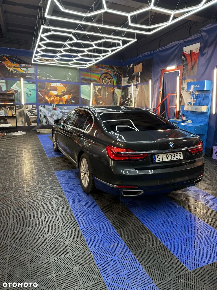 BMW Seria 7 ver-750i-xdrive-edition-exclusive - 3