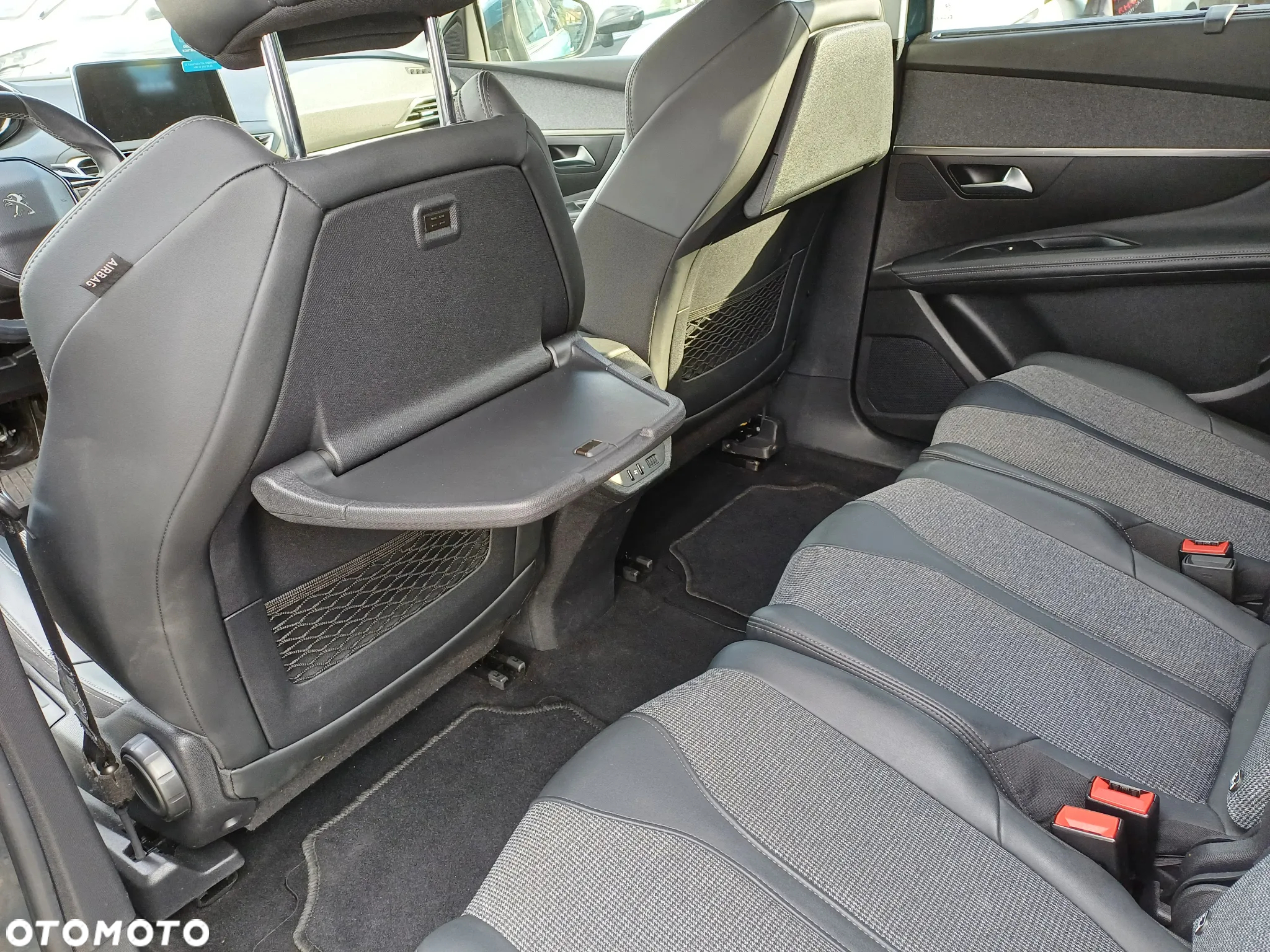 Peugeot 5008 BlueHDI 130 EAT8 Allure - 19