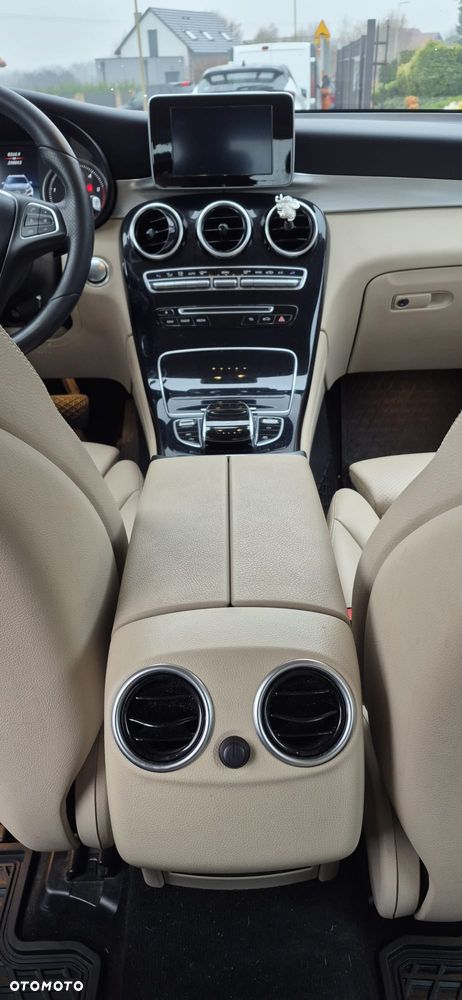 Mercedes-Benz GLC - 16