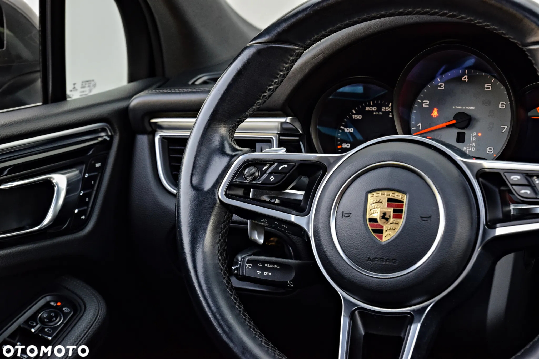 Porsche Macan S - 33
