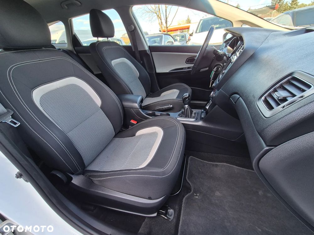 Kia Ceed 1.6 CRDi 128 Platinum Edition - 31