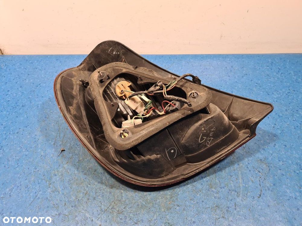 TOYOTA COROLLA E11 HB LAMPA TYŁ PRAWA ZEWNĘTRZNA - 8