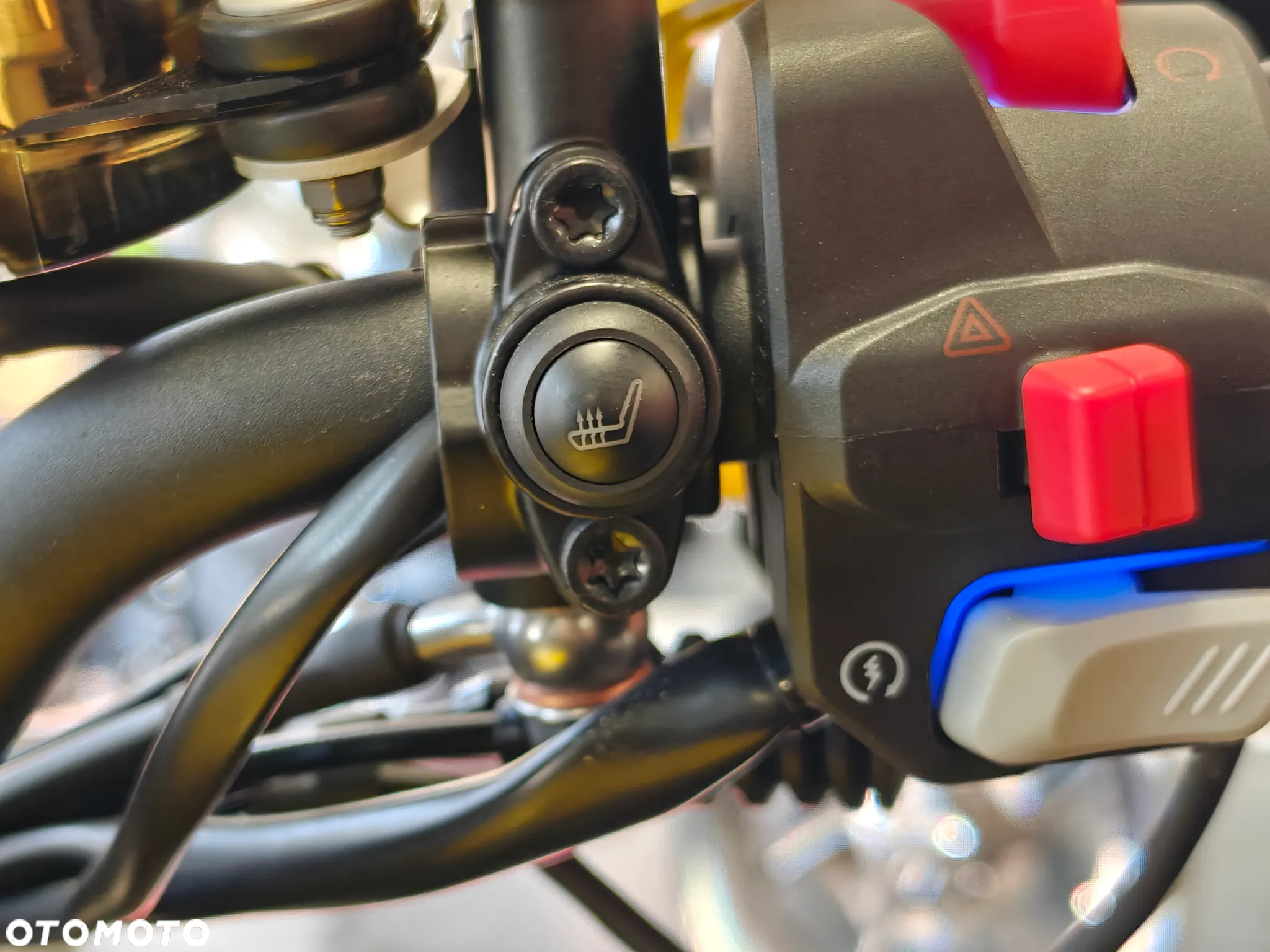 QJMOTOR SVT 650X - 14