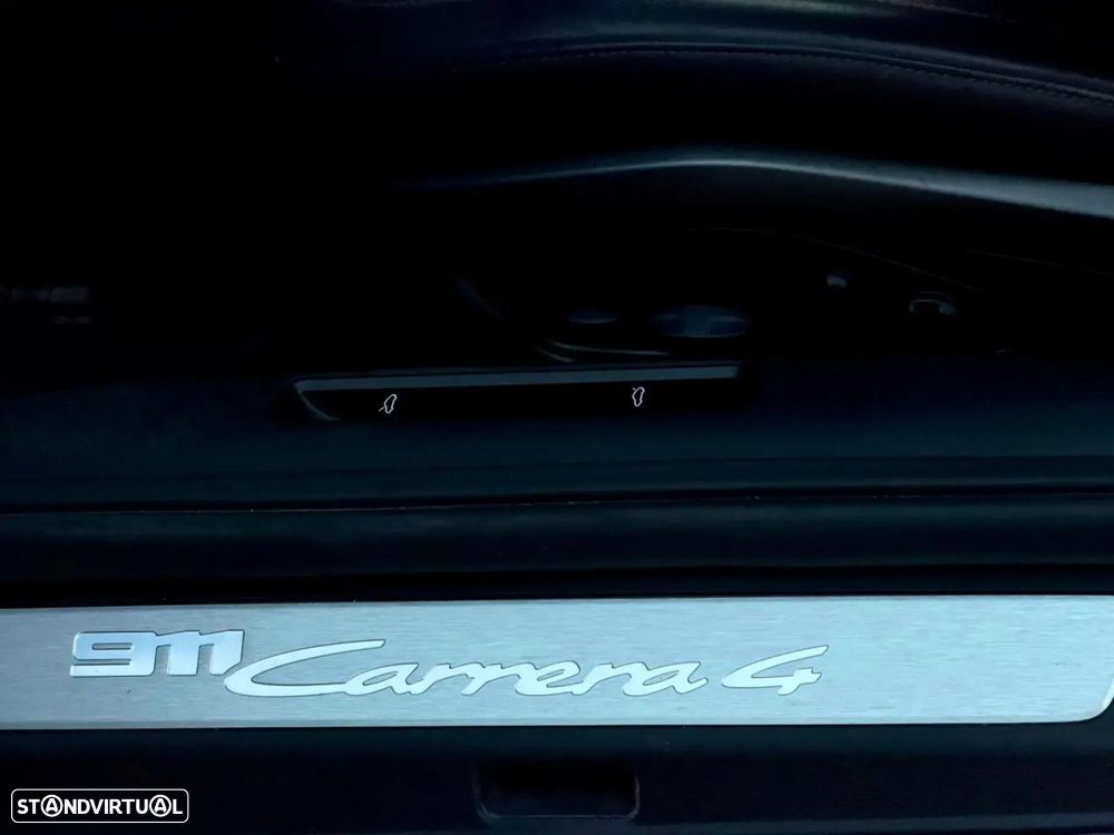 Porsche 911 (992) Carrera 4 PDK - 23