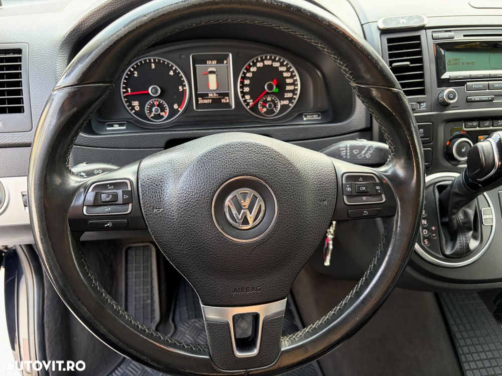 Volkswagen Multivan - 24