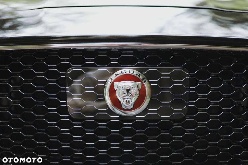 Jaguar F-Pace 25t AWD Prestige - 9