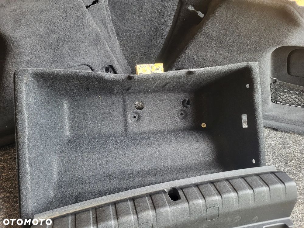 Bmw i4 g26 tapicerka bagażnika boczki podłoga - 2