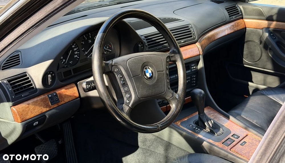BMW Seria 7 - 13