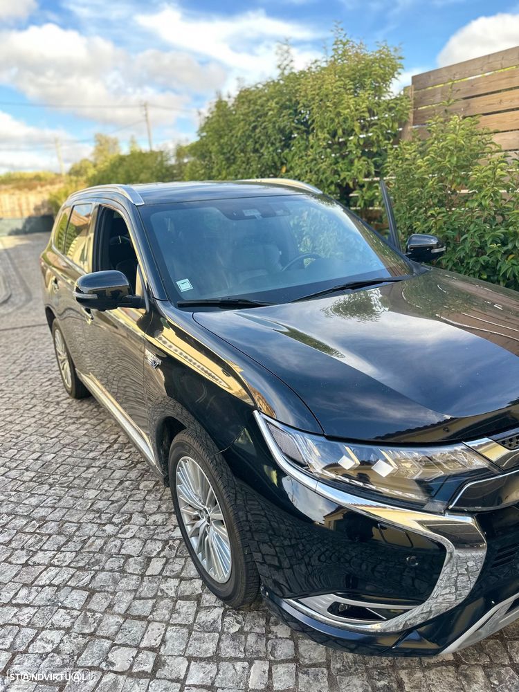 Mitsubishi Outlander 2.4 PHEV Intense - 1