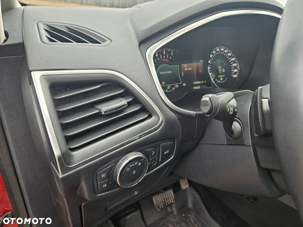 Ford S-Max - 12