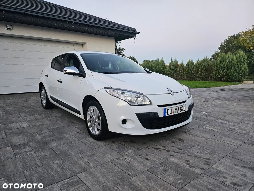 Renault Megane 2012 photo 2