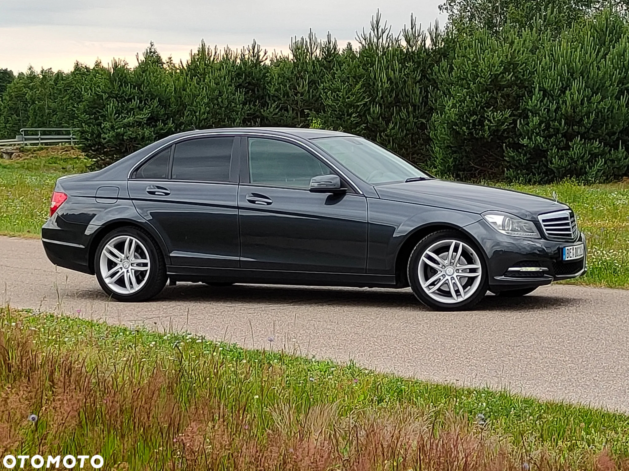 Mercedes-Benz Klasa C 250 CGI BlueEff Avantgarde - 36