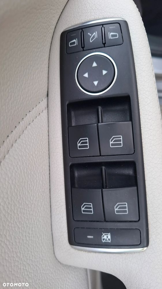 Mercedes-Benz Klasa B 180 BlueEFFICIENCY Edition 1 - 33