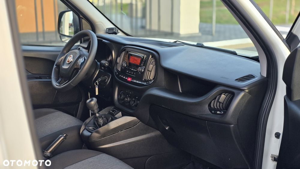 Fiat DOBLO MAXI LONG ❗❗SILNIK 1.6 / SKRZYNIA 6 BIEGÓW / CHŁODNIA-MROŹNIA +25 -25❗❗THERMO KING / ZABUDOWA LAMAR / DRZWI BOCZNE / GRZANIE / IZOTERMA / FULL OPCJA / KLIMATYZACJA / SALON POLSKA / JAK NOWY ❗❗ - 29