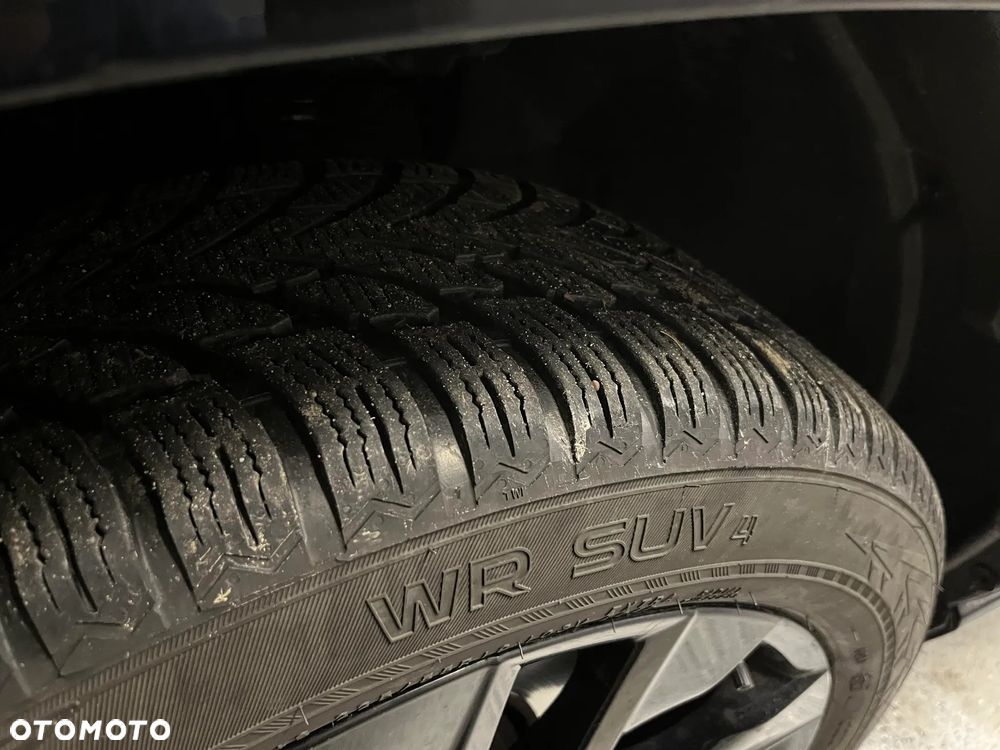 Toyota RAV4 2.5 Hybrid Black Edition by JBL 4x4 - 19