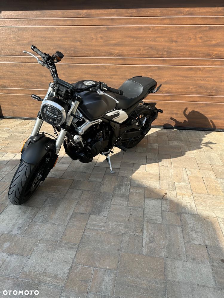 VOGE 500AC - 1