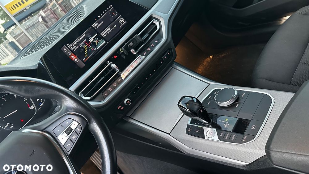 BMW Seria 3 318d MHEV Business Edition - 28