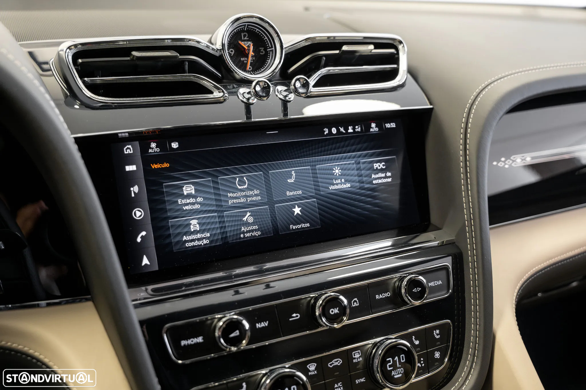 Bentley Bentayga EWB V8 Azure - 32