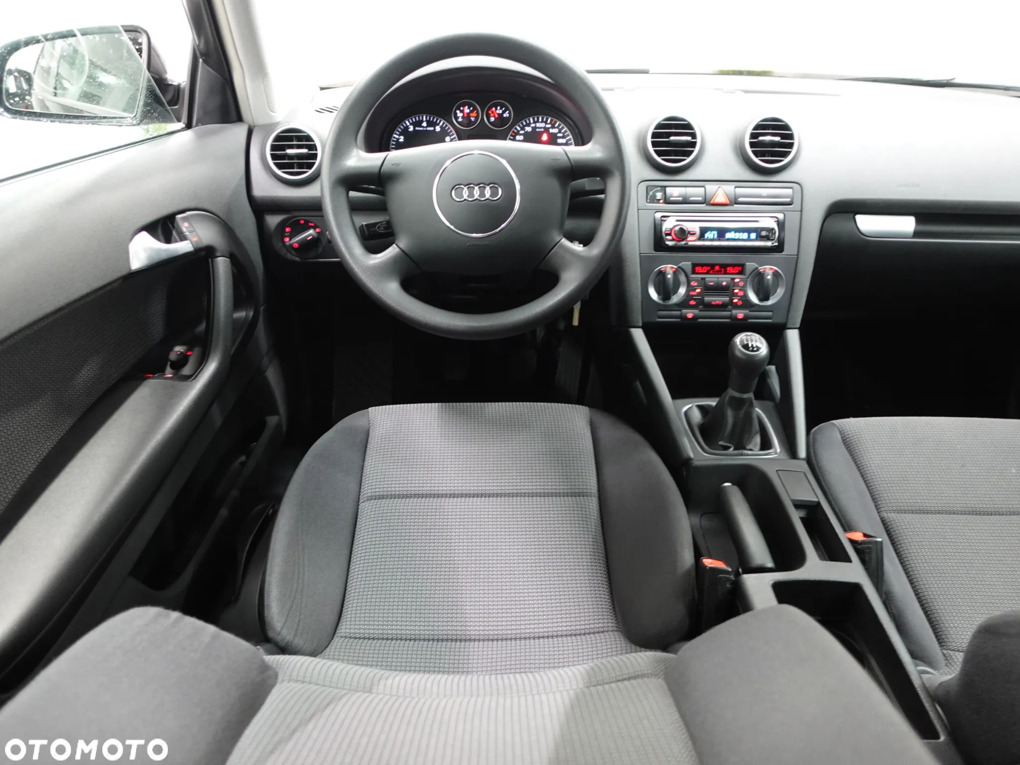 Audi A3 1.6 Ambiente - 30