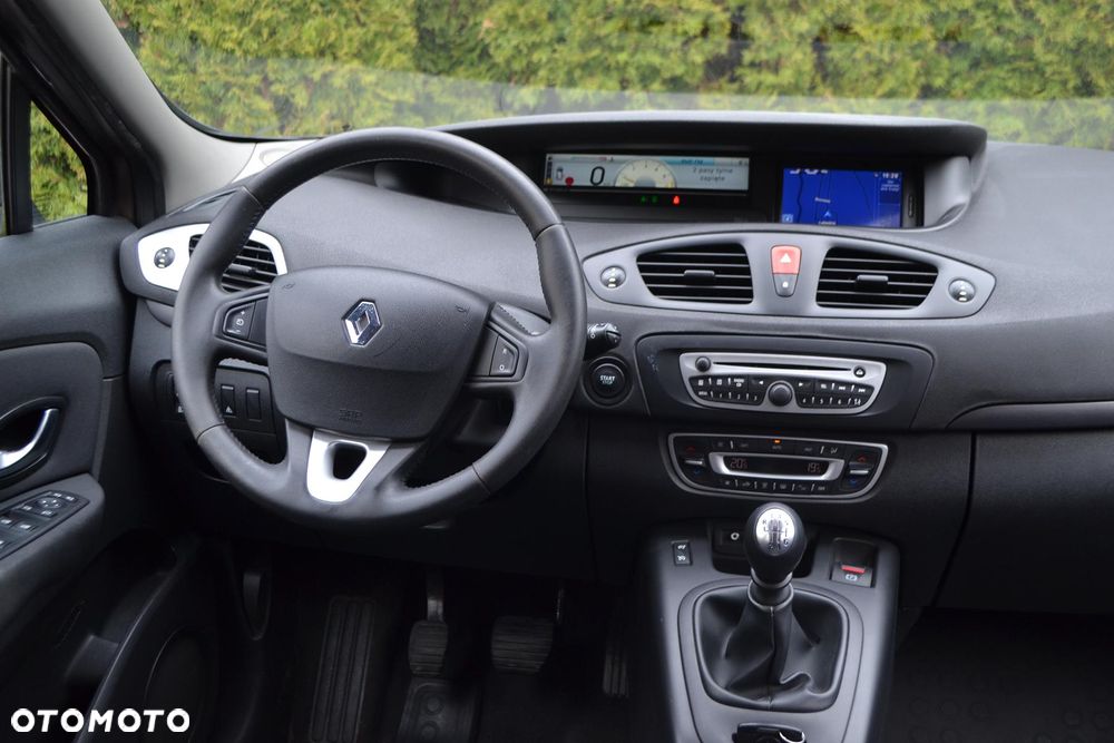 Renault Scenic 1.5 dCi Privilege - 24