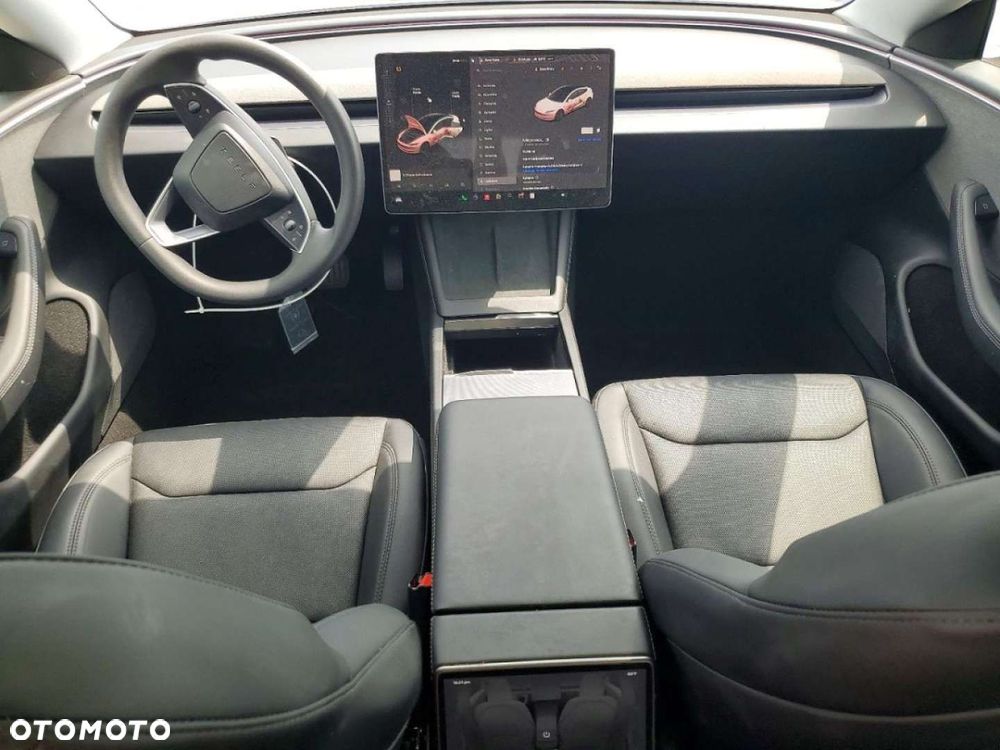 Tesla Model 3 - 9
