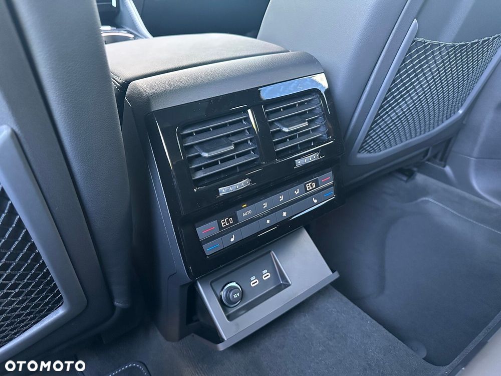 Volkswagen Touareg 3.0 V6 TDI 4Motion R-Line Final Edition - 27