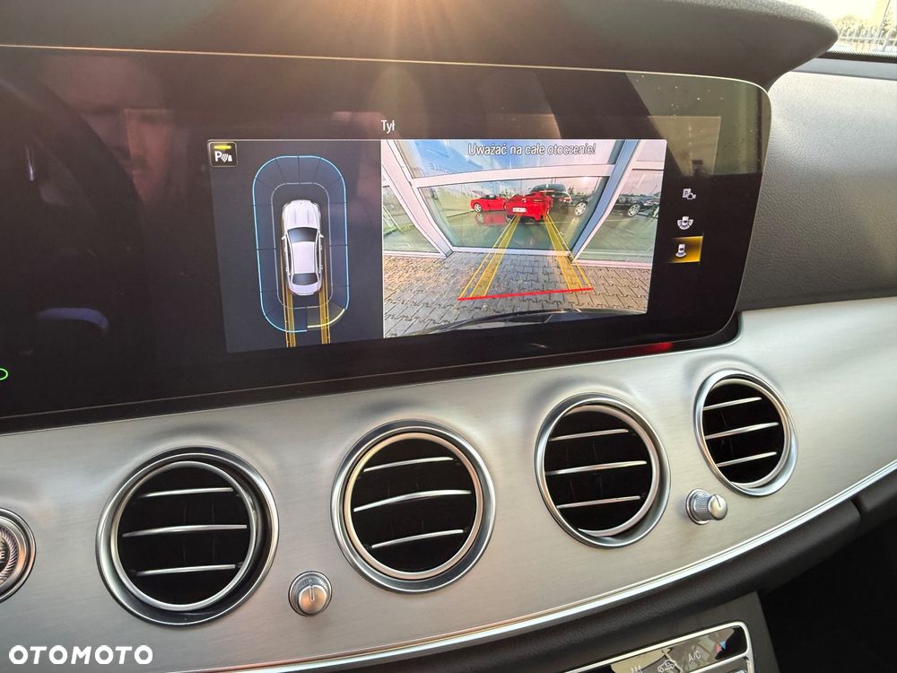 Mercedes-Benz Klasa E 220 d 4-Matic AMG - 31