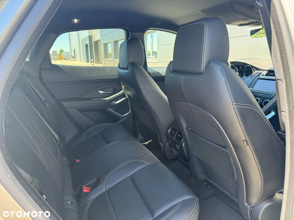 Jaguar E-Pace P200 AWD R-Dynamic SE - 12
