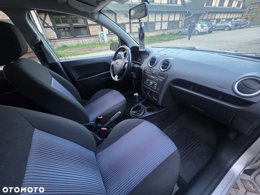 Ford Fusion 1.4 Ambiente - 11