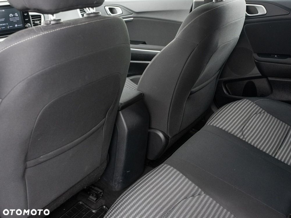 Kia Ceed 1.5 T-GDI M - 21