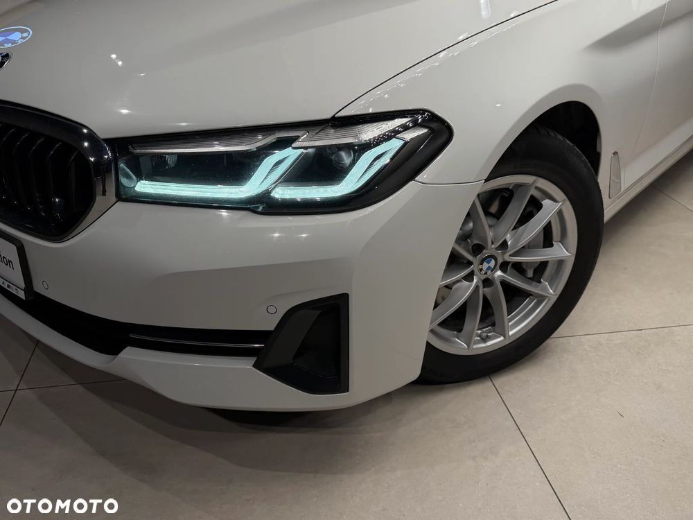 BMW Seria 5 530i xDrive - 6