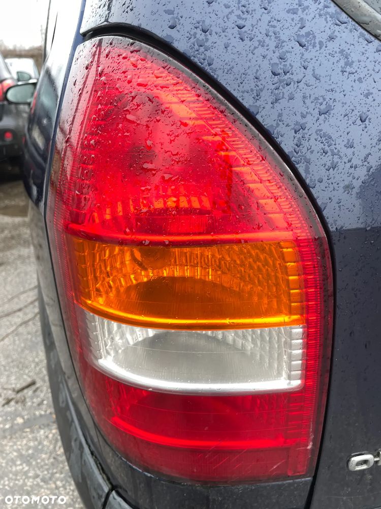 LAMPA PRAWY LEWY TYL OPEL ZAFIRA A