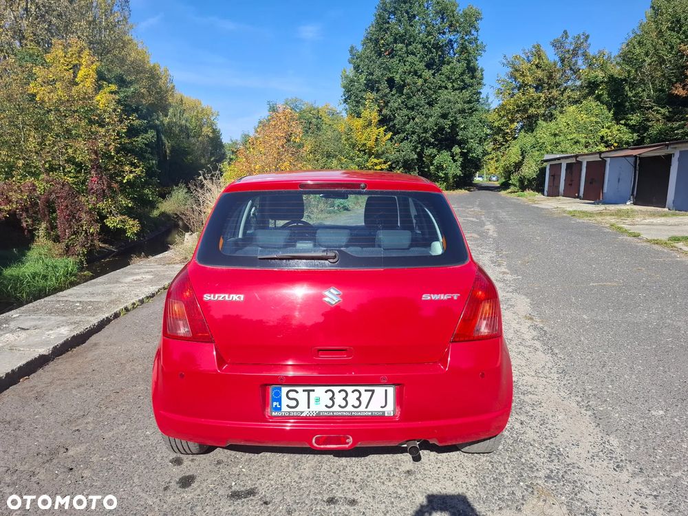 Suzuki Swift 2007 photo 4
