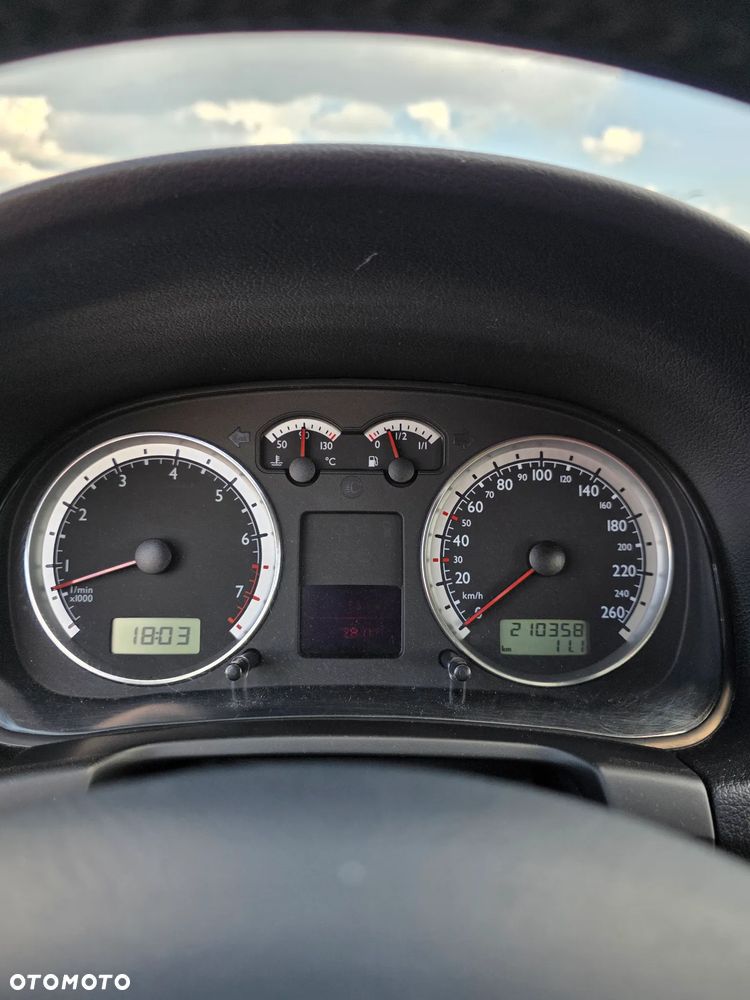 Volkswagen Bora 1.6 Comfortline - 21