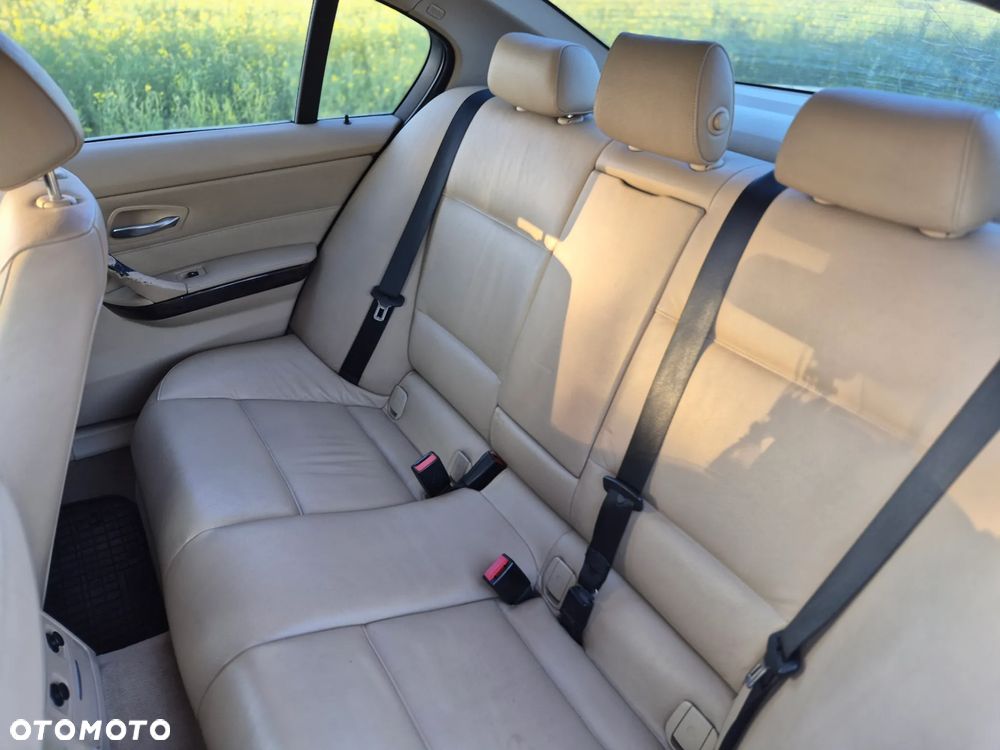 BMW Seria 3 320d - 11