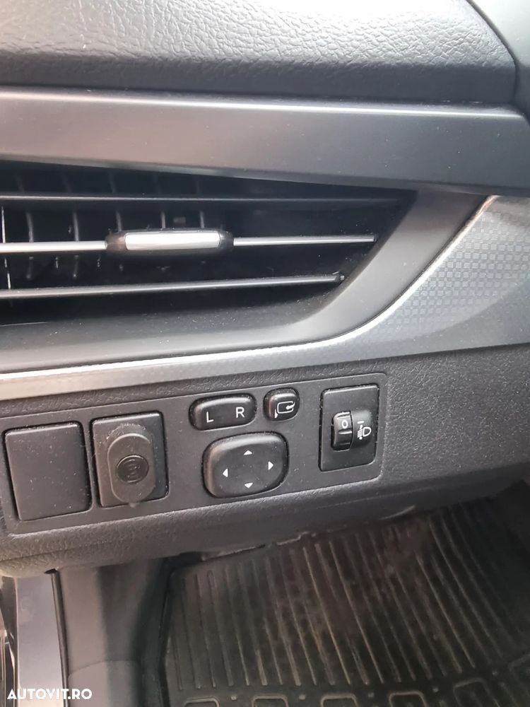 Toyota Avensis 1.8 Executive - 9