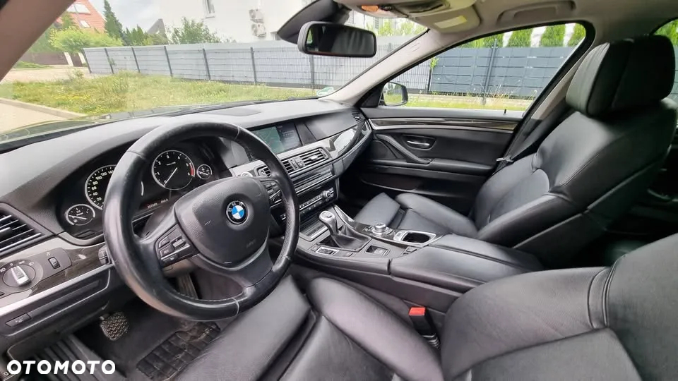 BMW Seria 5 525d - 10