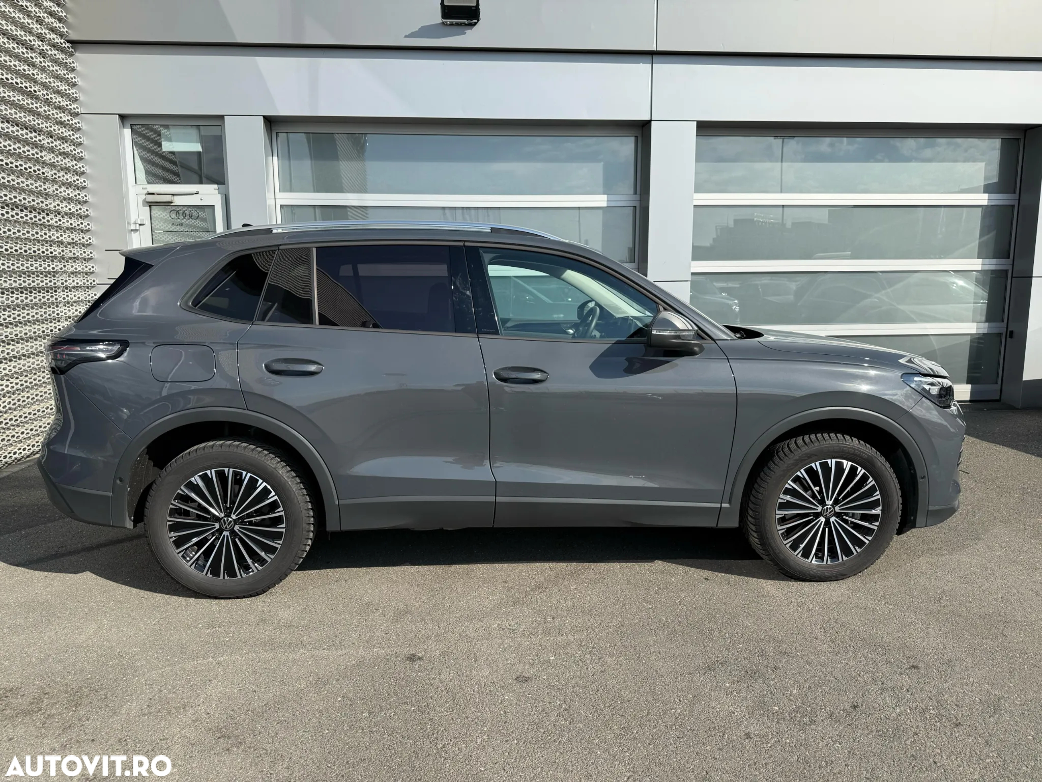 Volkswagen Tiguan 2.0 TDI DSG 4Motion Advanced - 3