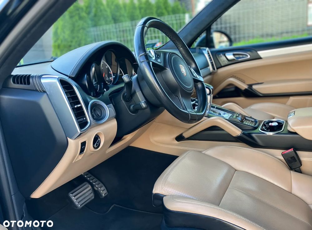 Porsche Cayenne - 12
