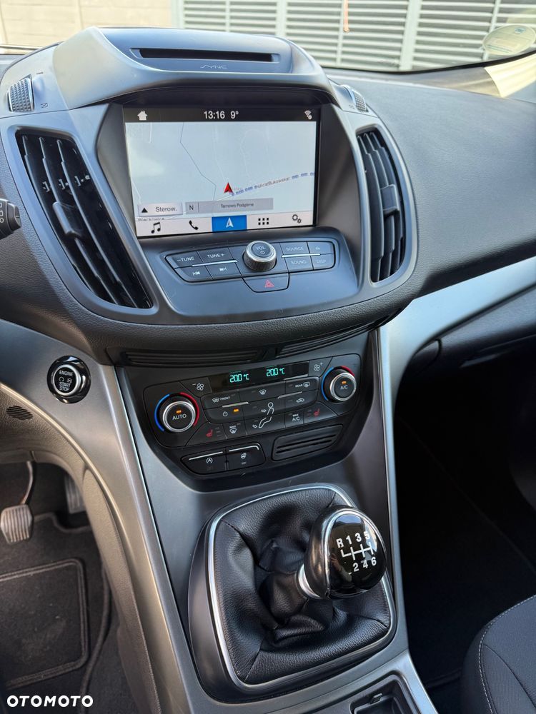 Ford Kuga 1.5 EcoBoost 2x4 Titanium - 11