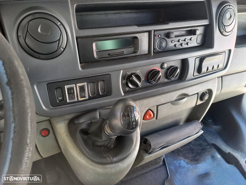 Renault Master 2.5 dci 9 lugares - 8