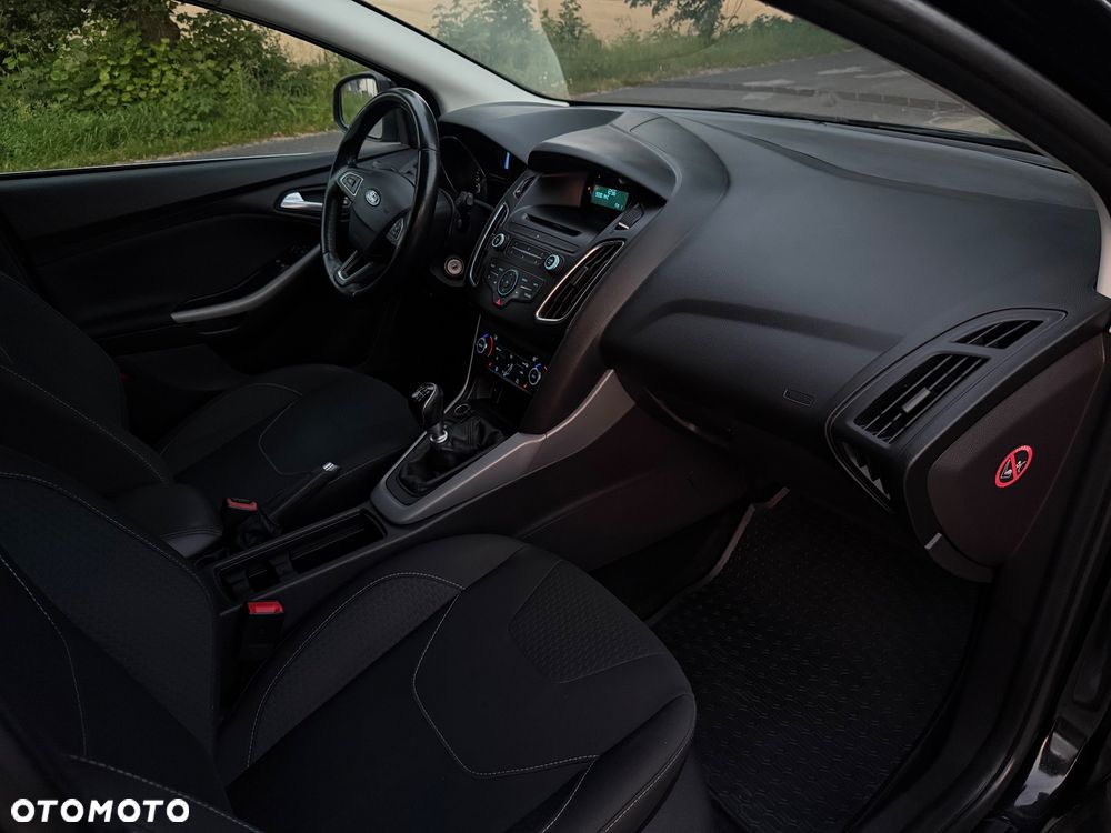 Ford Focus 1.0 EcoBoost Titanium - 10